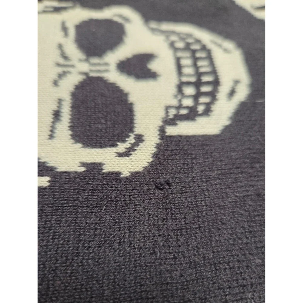 All Over Skull Print Knit Pillowcase